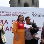 Brugada entrega ‘Ingreso Ciudadano Universal’ en CDMX: quiénes pueden tramitar este apoyo social de 2 mil pesos bimestrales