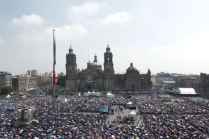 Brugada entrega ‘Ingreso Ciudadano Universal’ en CDMX: quiénes pueden tramitar este apoyo social de 2 mil pesos bimestrales