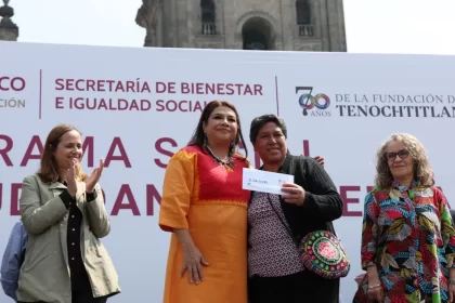 Brugada entrega ‘Ingreso Ciudadano Universal’ en CDMX: quiénes pueden tramitar este apoyo social de 2 mil pesos bimestrales