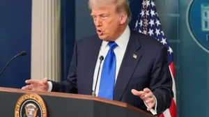 Diagnostican a Trump con insuficiencia venosa crónica tras hinchazón en las piernas