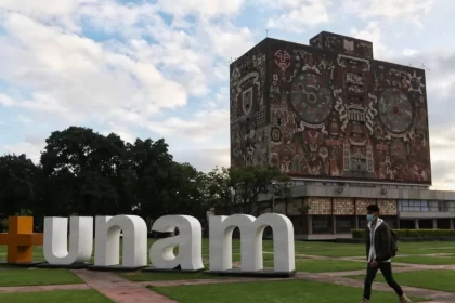 Llama el Rector Leonardo Lomelí a la defensa de universidades libres y la investigación crítica