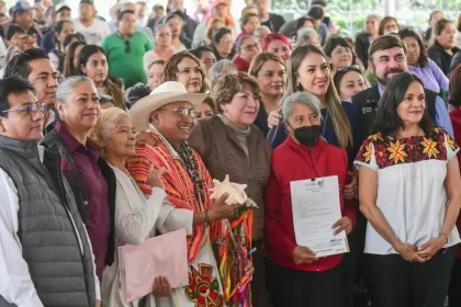 Rompe 40 años de rezago, Delfina Gómez entrega de 500 títulos de propiedad a mujeres del campo mexiquense Rompe 40 años de rezago, Delfina Gómez entrega de 500 títulos de propiedad a mujeres del campo mexiquense