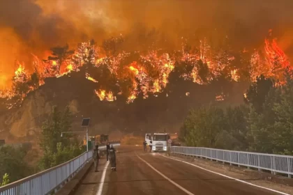 Turquía, Grecia y Bulgaria sufren devastadores incendios en plena ola de calor extremo