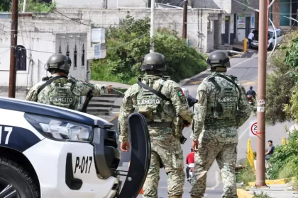 Vuelve tragedia por pirotecnia: muere devoto al explotar cohetes en recorrido de mayordomía Sección Novena de Contla