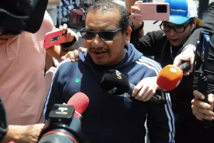 Vidulfo Rosales deja el caso Ayotzinapa; se va con Hugo Aguilar a la SCJN