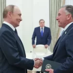 En Alaska, Trump le regala a Putin más tiempo para desgastar a Ucrania