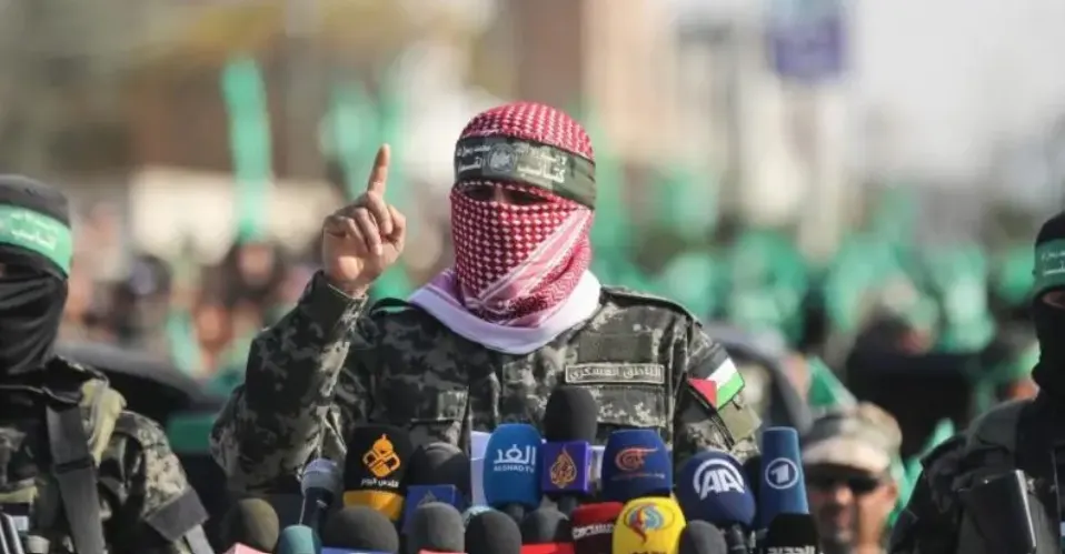 Israel asegura haber matado a Abu Obeida, el vocero del brazo armado de Hamás, mientras que el grupo palestino denuncia que decenas de civiles murieron en la operación imagen 1