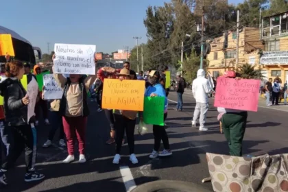 Caos en CDMX y Edomex piperos bloquean avenidas por cierre de pozos de agua