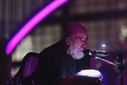 El poeta Raúl Zurita inaugura Poesía en Voz Alta en Casa del Lago UNAM