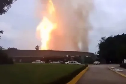 Explosión en ducto de Pemex entre Chiapas y Tabasco deja cinco militares lesionados