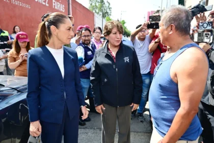 Sheinbaum visita zona afectada por inundación en Neza; ‘nadie se va a quedar desamparado’