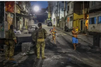 "Vi cuerpos sin cabeza, cuerpos completamente desfigurados", tras el operativo policial que dejó más de 120 muertos en Río de Janeiro