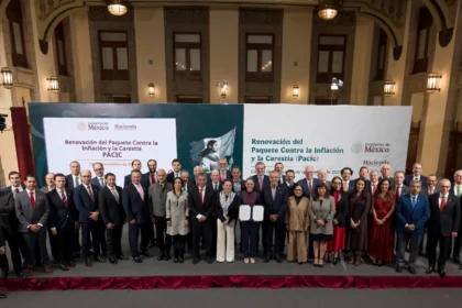 Claudia Sheinbaum y empresarios firman renovación del Pacic para mantener la canasta básica en 910 pesos