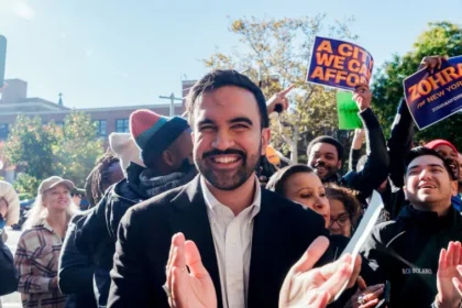 El socialista demócrata Zohran Mamdani gana las elecciones en Nueva York