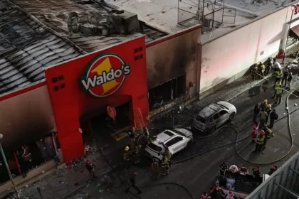 Tiendas Waldo’s promete apoyo a familiares de víctimas de incendio en Hermosillo