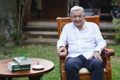 Desde Palenque, reaparece López Obrador para presentar 'Grandeza', su nuevo libro