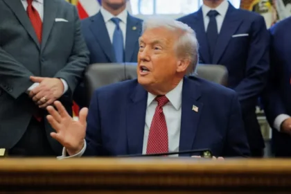 Donald Trump, dispuesto a dejar expirar el T-MEC para elaborar un nuevo tratado