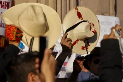 El “Movimiento del Sombrero”, impulsado por Manzo, busca avanzar en el país