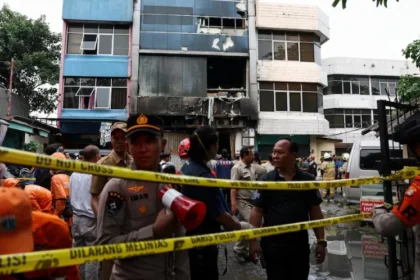 El incendio fatal en un edificio de Yakarta dejó al menos 22 muertos