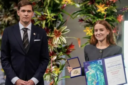 La hija de María Corina Machado recibe el Nobel de la Paz en nombre de su madreLa hija de María Corina Machado recibe el Nobel de la Paz en nombre de su madre
