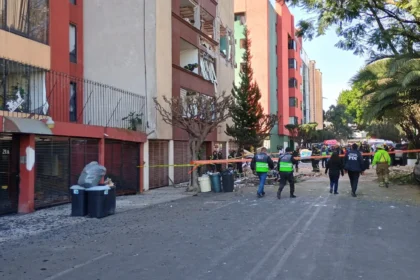 Atienden equipos de emergencias explosión en Coyoacán