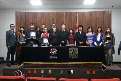 Bremer advierte que viejas fórmulas de tutela