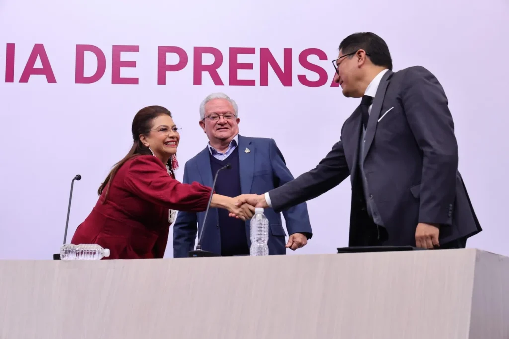 Encabeza Clara Brugada conferencia Tu mejor año fiscal