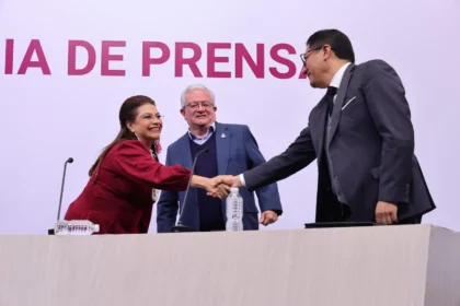 Encabeza Clara Brugada conferencia Tu mejor año fiscal