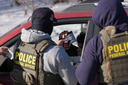 ICE intentó entrar a su consulado de Ecuador