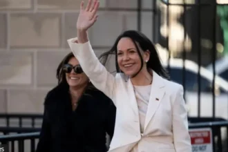 Machado le presenta a Trump su medalla del Premio Nobel