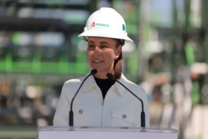 “Pemex recupera su capacidad de refinación” Presidenta Claudia Sheinbaum supervisa modernización de Refinería de Tula, Hidalgo