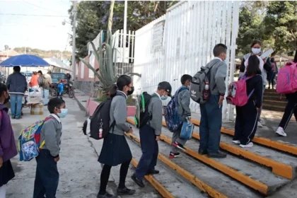 Regresan a clases más de 34.5 millones de estudiantes