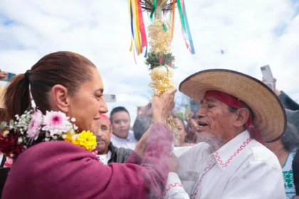 Sheinbaum entrega reconocimiento a ejido