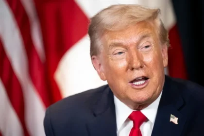 Trump lanza 70 minutos de ataques en Davos