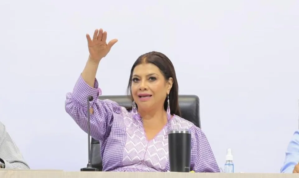 Clara Brugada rechaza señalamientos en libro de Julio Scherer