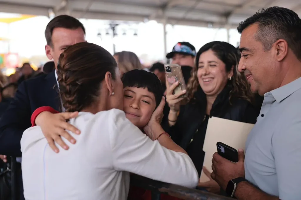 Claudia Sheinbaum encabeza entrega de viviendas en Juárez, Nuevo León