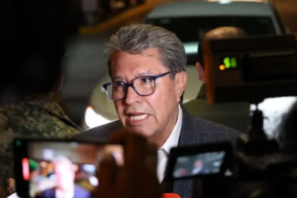 Monreal descarta eliminar plurinominales