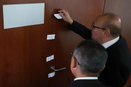 Senado mantendrá cerrado su salón de belleza