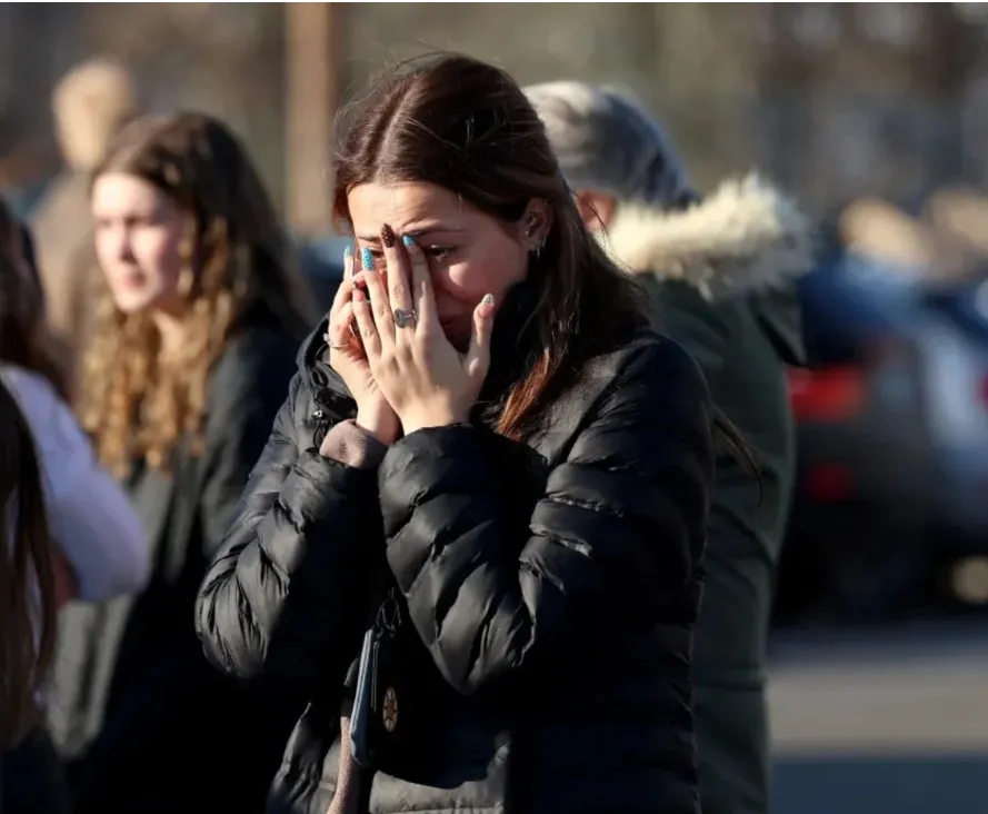 Tiroteo en partido escolar de hockey en Rhode Island deja dos muertos