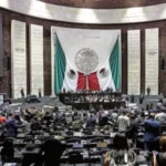 Adiós a los privilegios Diputados aprueban tope a 'pensiones doradas' entre protestas