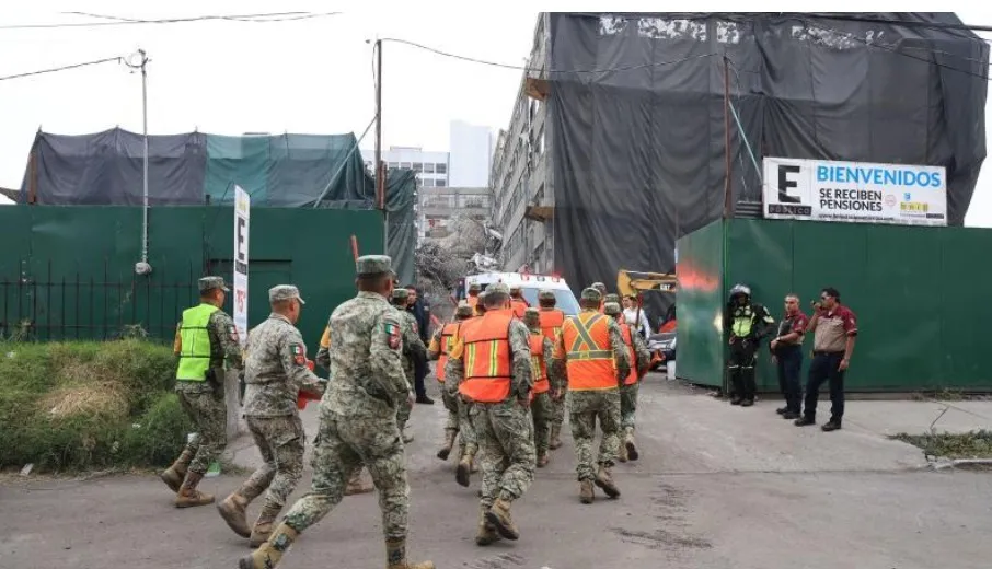 Colapsa edificio en San Antonio Abad, CDMX; reportan una persona muerta y tres atrapadas