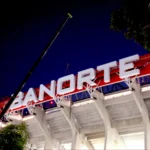 El Coloso estrena piel El nuevo Estadio Azteca se tiñe de rojo rumbo al Mundial 2026