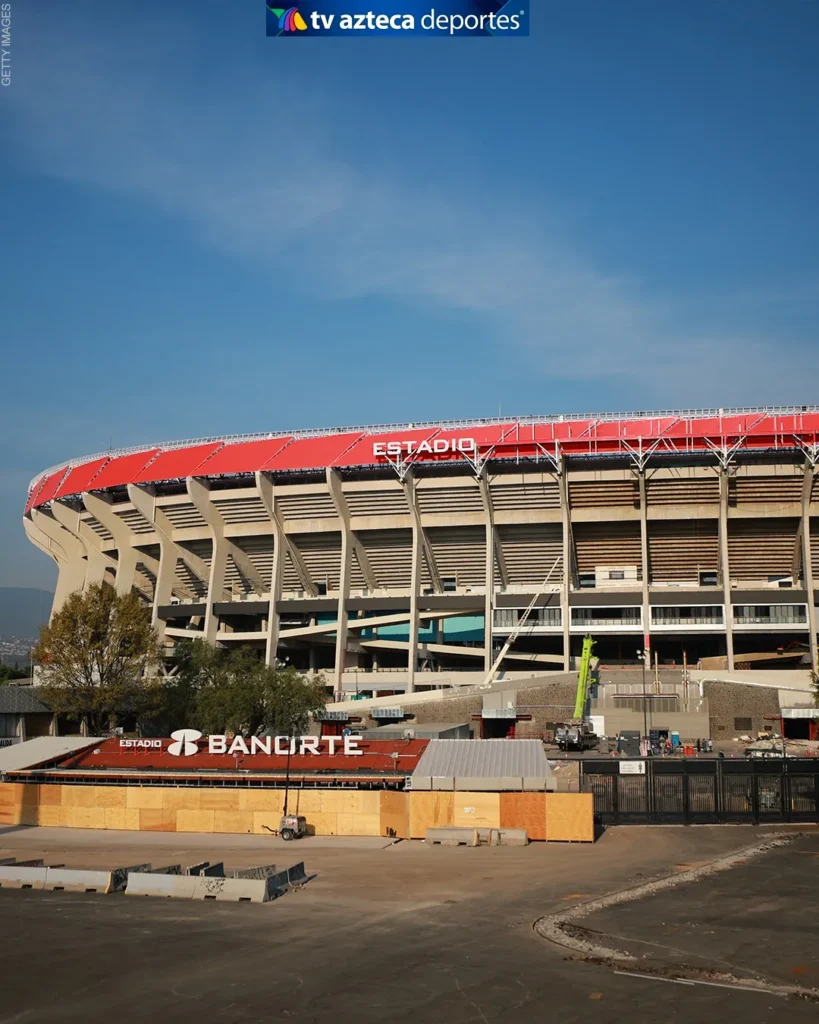 El Coloso estrena piel El nuevo Estadio Azteca se tiñe de rojo rumbo al Mundial 2026