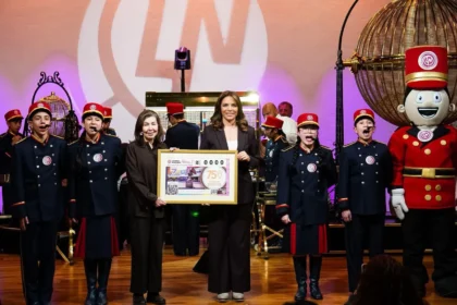 Lotería Nacional celebra 75 años de la Facultad de Derecho UNAM con Sorteo Zodiaco