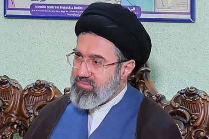 Nuevo líder supremo de Irán promete mantener bloqueo del Estrecho de Ormuz y “vengar la sangre” de iraníes muertos
