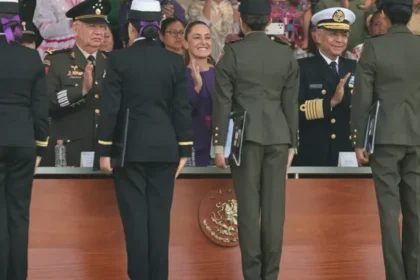 Presidenta conmemora Día Internacional de la Mujer en homenaje a las mujeres de las Fuerzas Armadas