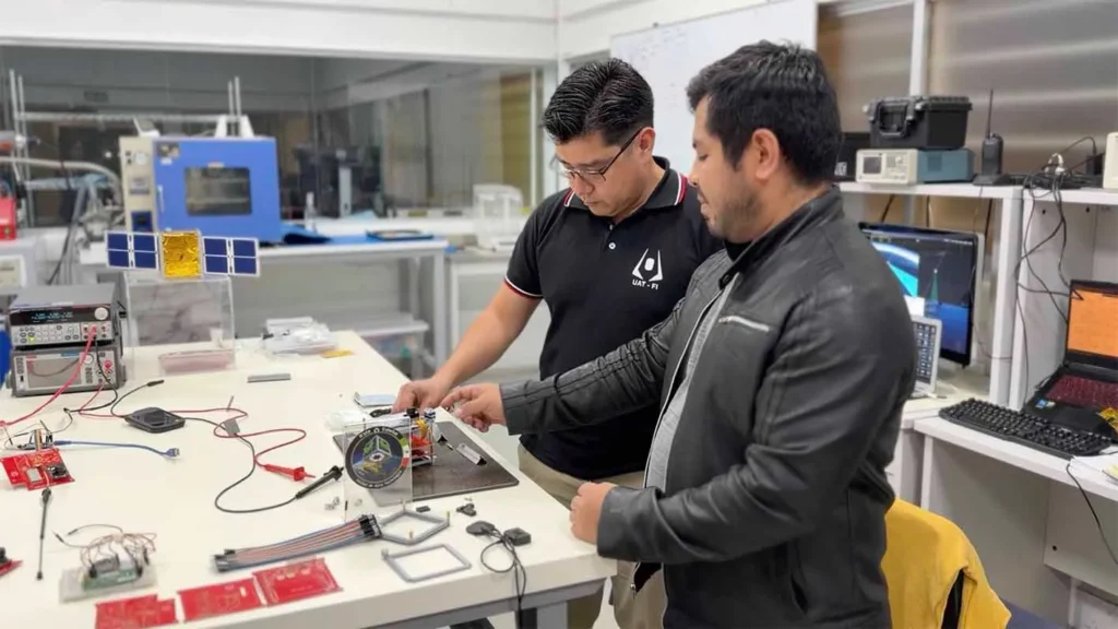 UNAM prepara un “salto al espacio” con lanzamiento de nanosatélite “K'OTO”; podría durar hasta 18 meses en órbita