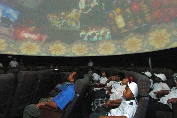 Colabora la UNAM en la modernización de planetario en Mérida