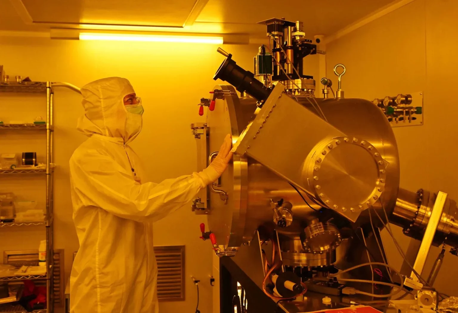 Elabora la UNAM dispositivos electrónicos y ópticos para tecnología cuántica