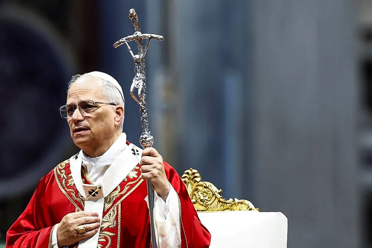 León XIV en su primera Pascua Abandonen las armas y elijan el diálogo